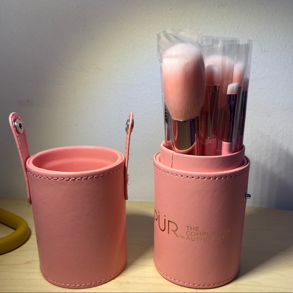 PUR-Signature Travel Essential 12 piece Brush Set - Picture 3 of 3